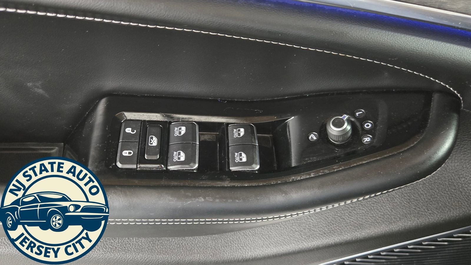 Used 2021 Jeep Grand Cherokee L Overland w/ Luxury Tech Group IV AWD/4WD image 23