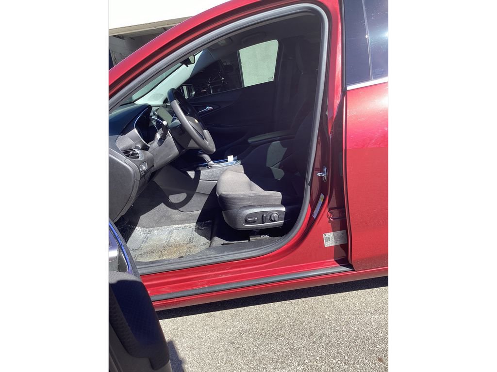 Used 2020 Chevrolet Malibu LT image 9