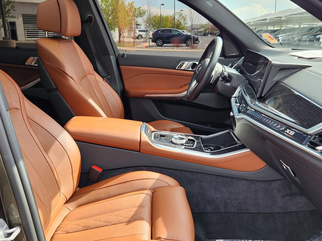 Used 2025 BMW X5 xDrive40i w/ Executive Package AWD/4WD image 17