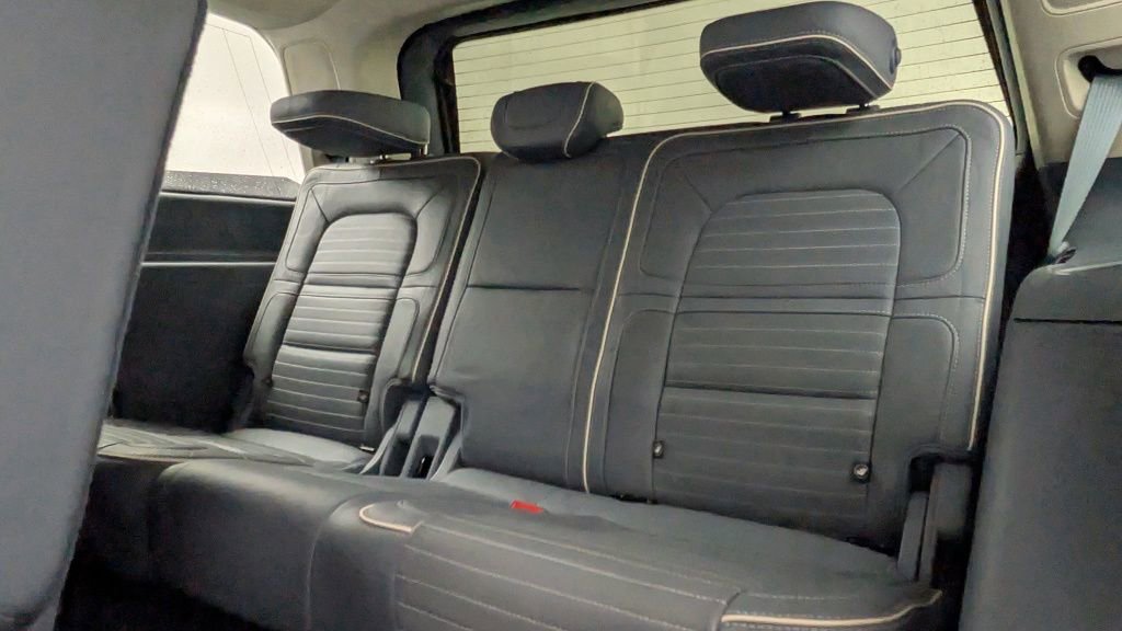 Used 2020 Lincoln Navigator Black Label w/ Cargo Convenience Package image 26