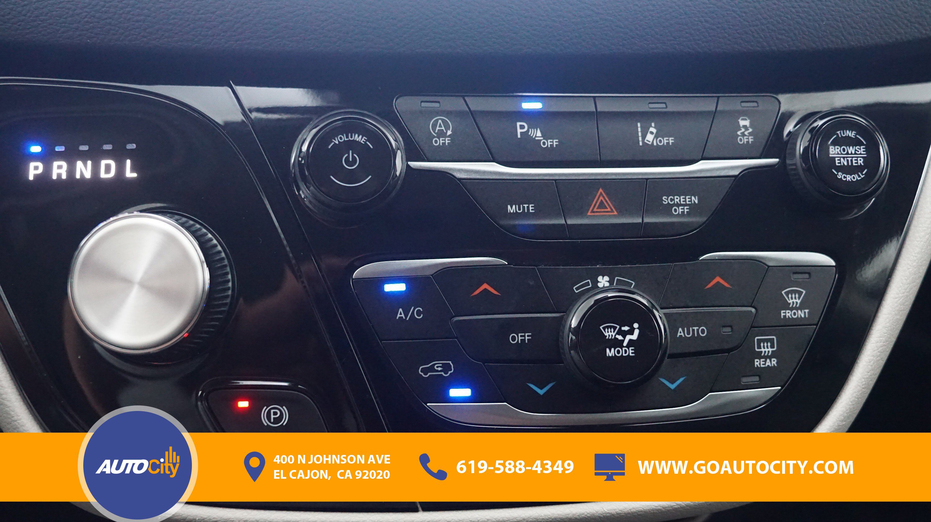 Used 2024 Chrysler Pacifica Touring-L FWD image 24