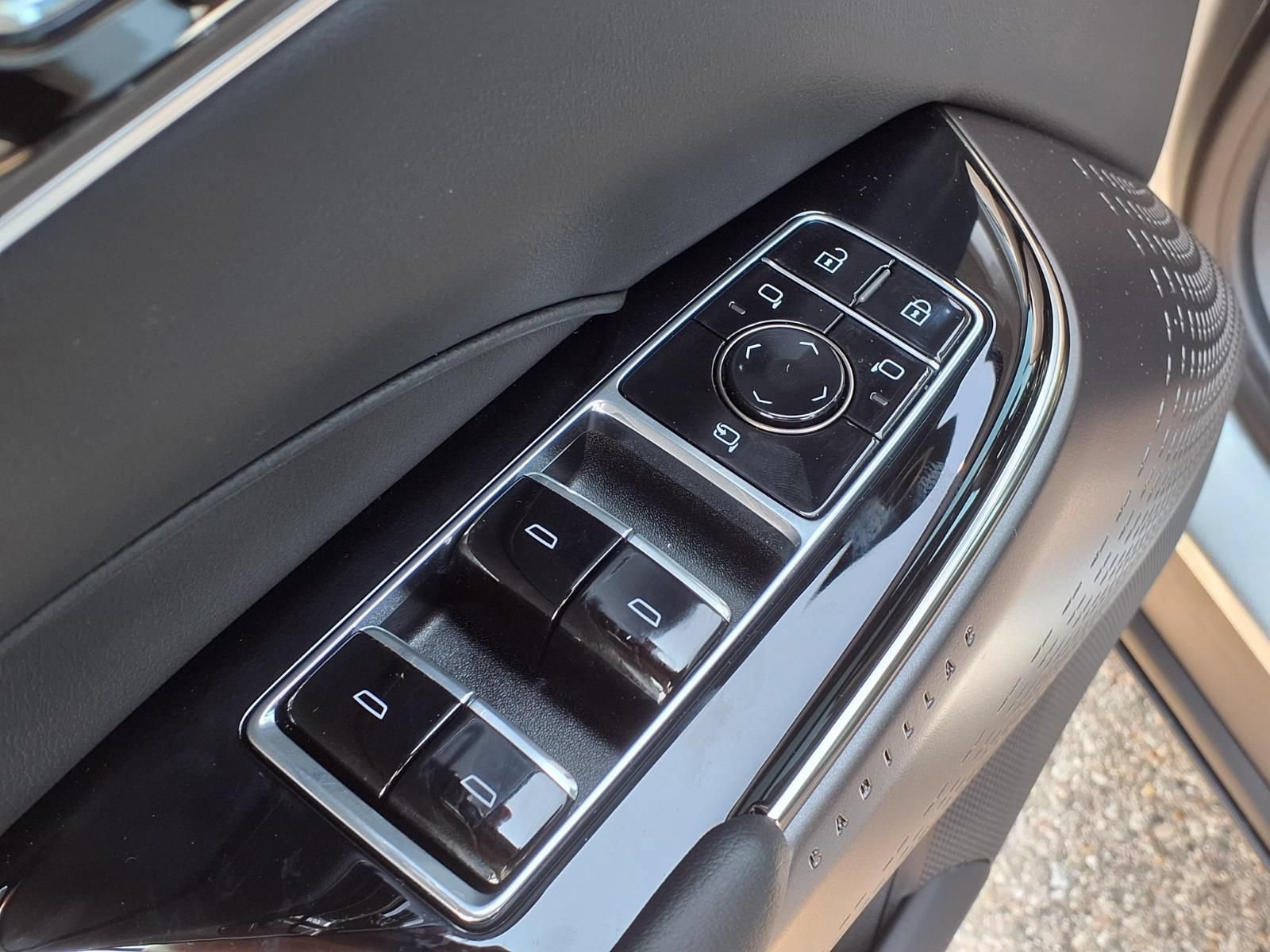 New 2026 Cadillac Lyriq Sport w/ LPO, Floor Liner Package AWD/4WD image 13