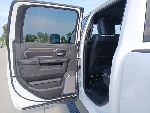 New 2026 RAM 2500 Laramie AWD/4WD image 21