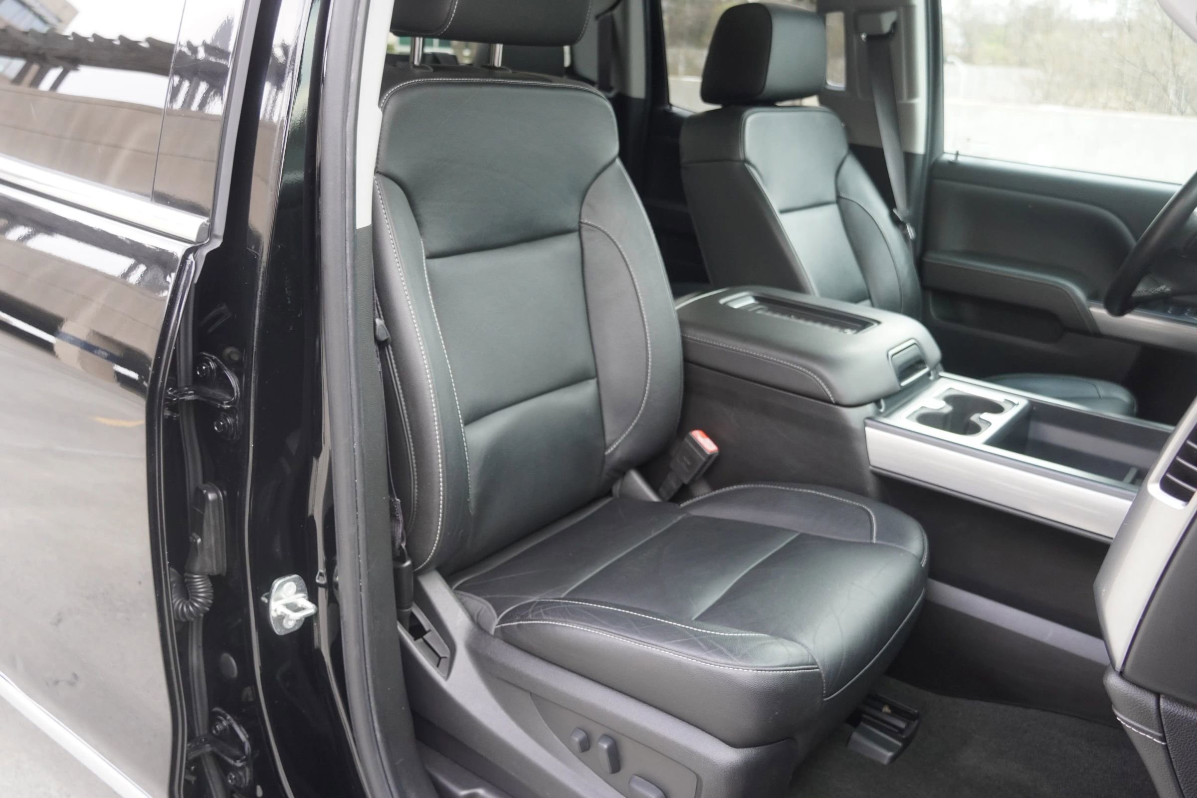 Used 2017 Chevrolet Silverado 1500 LTZ Z71 AWD/4WD image 31