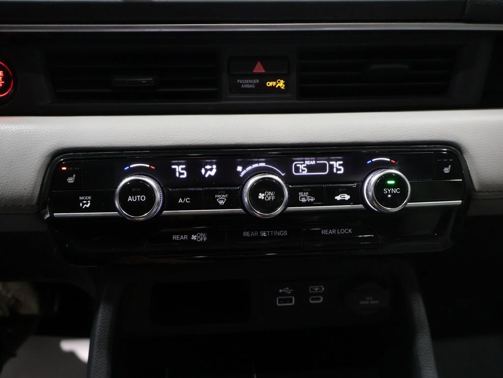 Used 2025 Honda Pilot Touring image 29