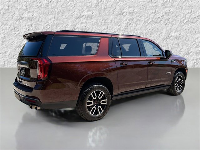 Used 2022 GMC Yukon XL AT4 image 3