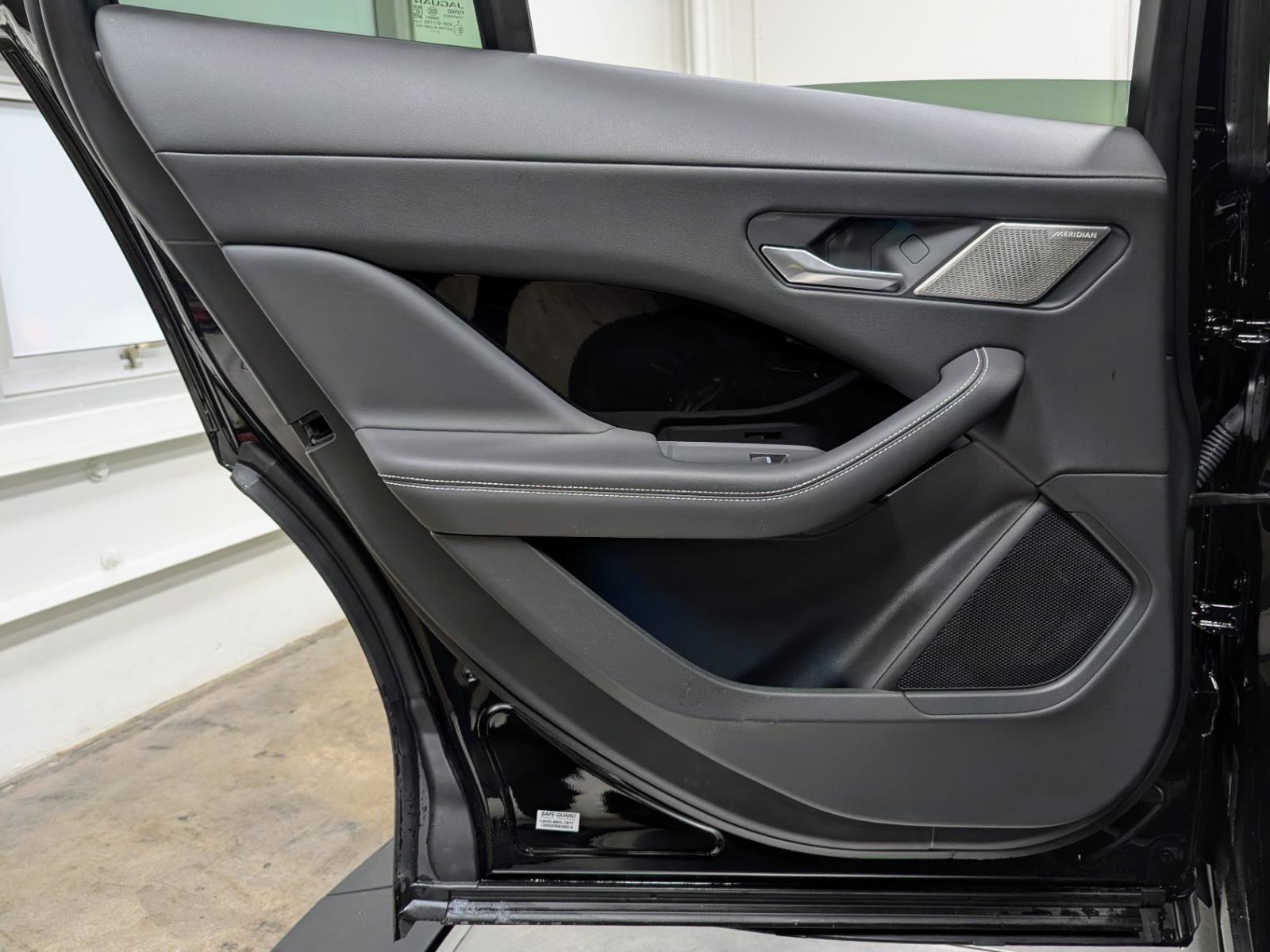 Used 2024 Jaguar I-PACE R-Dynamic HSE image 18