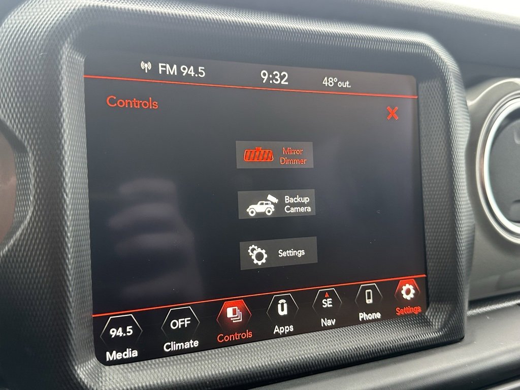 Used 2023 Jeep Wrangler Sahara image 32