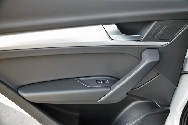 New 2025 Audi Q5 2.0T Premium image 24