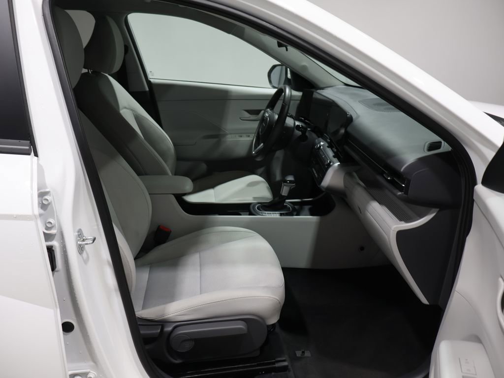 Used 2025 Hyundai Kona SEL image 23