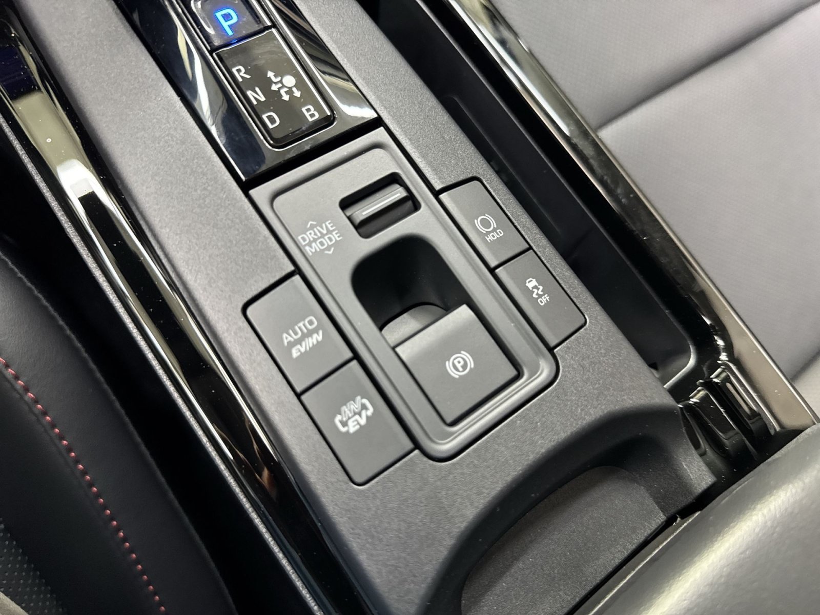New 2027 Toyota Prius Plug-In Hybrid w/ Limited Premium Package FWD image 39