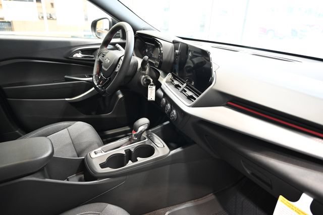 New 2026 Chevrolet Trax RS w/ Sunroof Package FWD image 13
