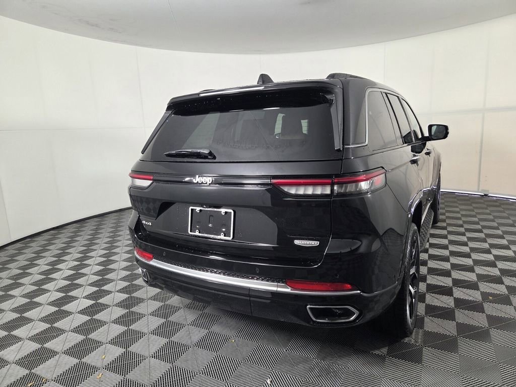 Certified 2024 Jeep Grand Cherokee Summit image 7