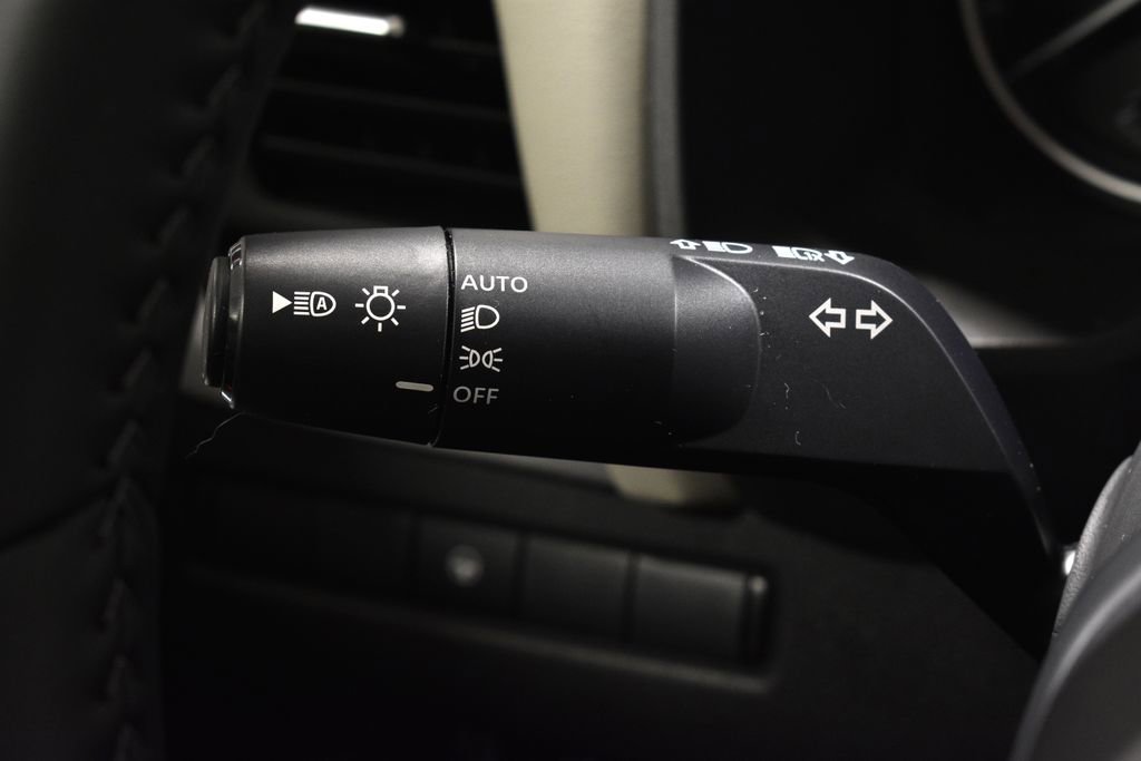 Used 2025 Nissan Rogue SV image 17