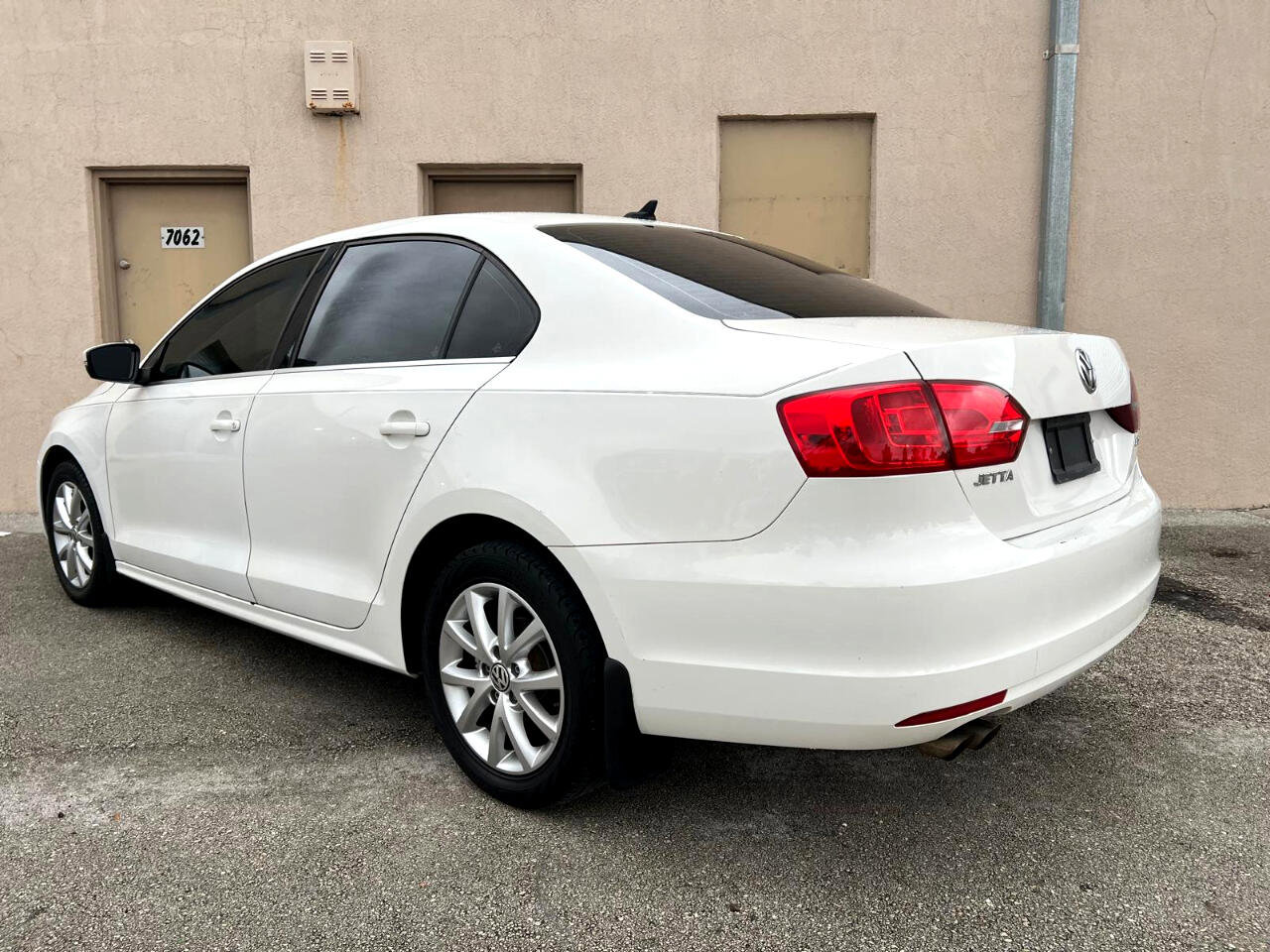 Used 2013 Volkswagen Jetta SE image 2