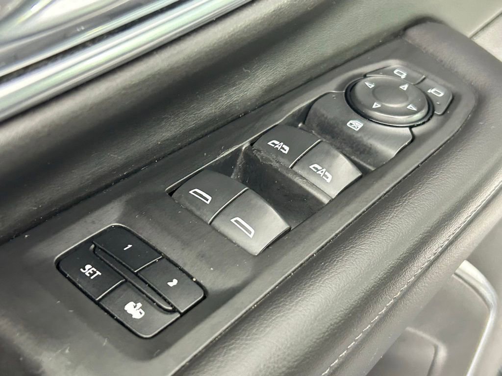 Used 2021 Chevrolet Suburban LT image 35