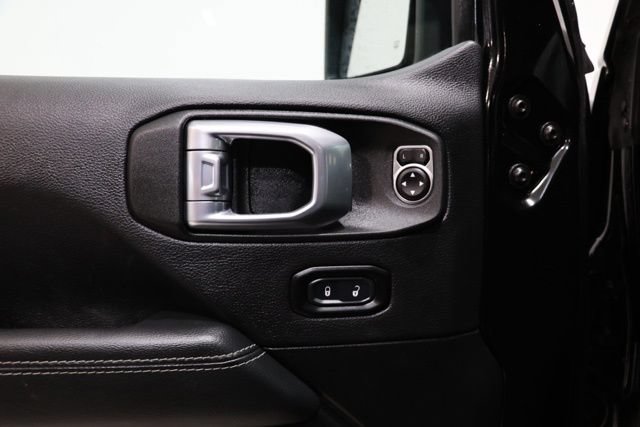 Used 2023 Jeep Wrangler Unlimited Sahara w/ Cold Weather Group AWD/4WD image 19