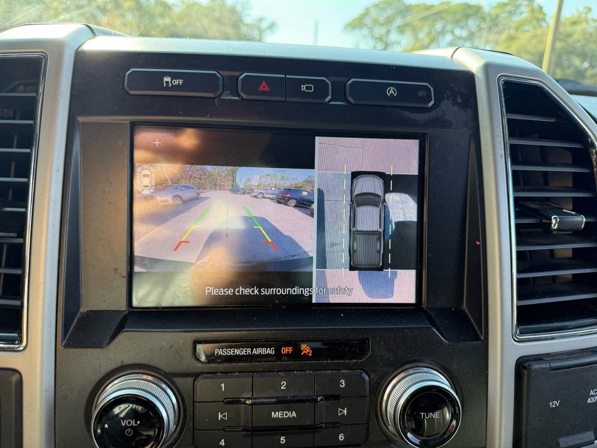 Used 2020 Ford F150 Lariat w/ Equipment Group 502A Luxury image 38