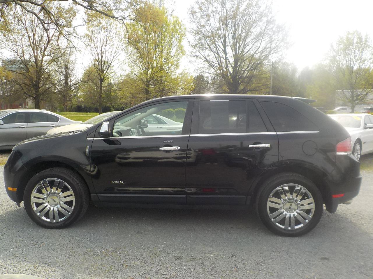 Used 2010 Lincoln MKX AWD image 2