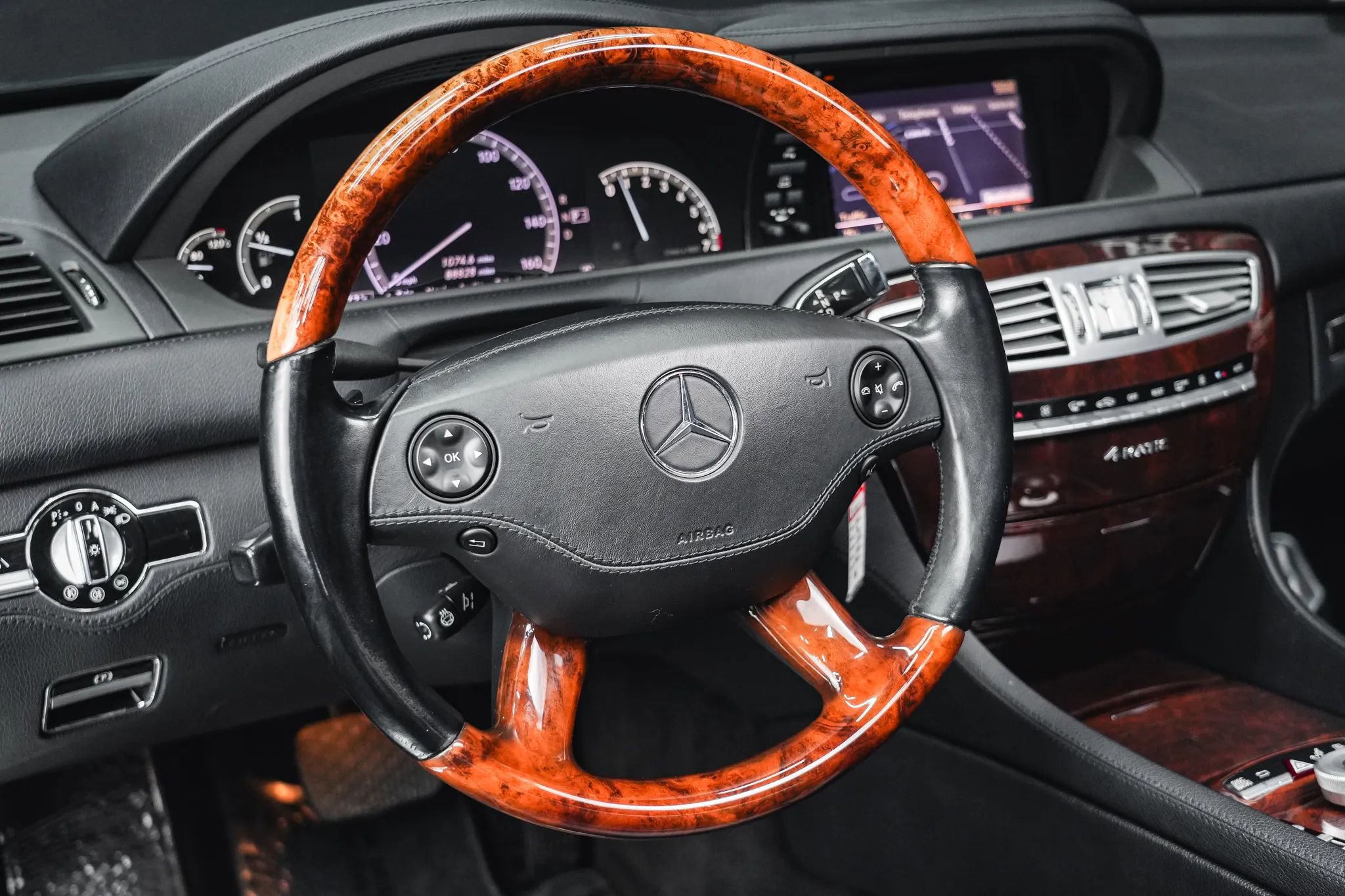 Used 2009 Mercedes-Benz CL 550 4MATIC image 35