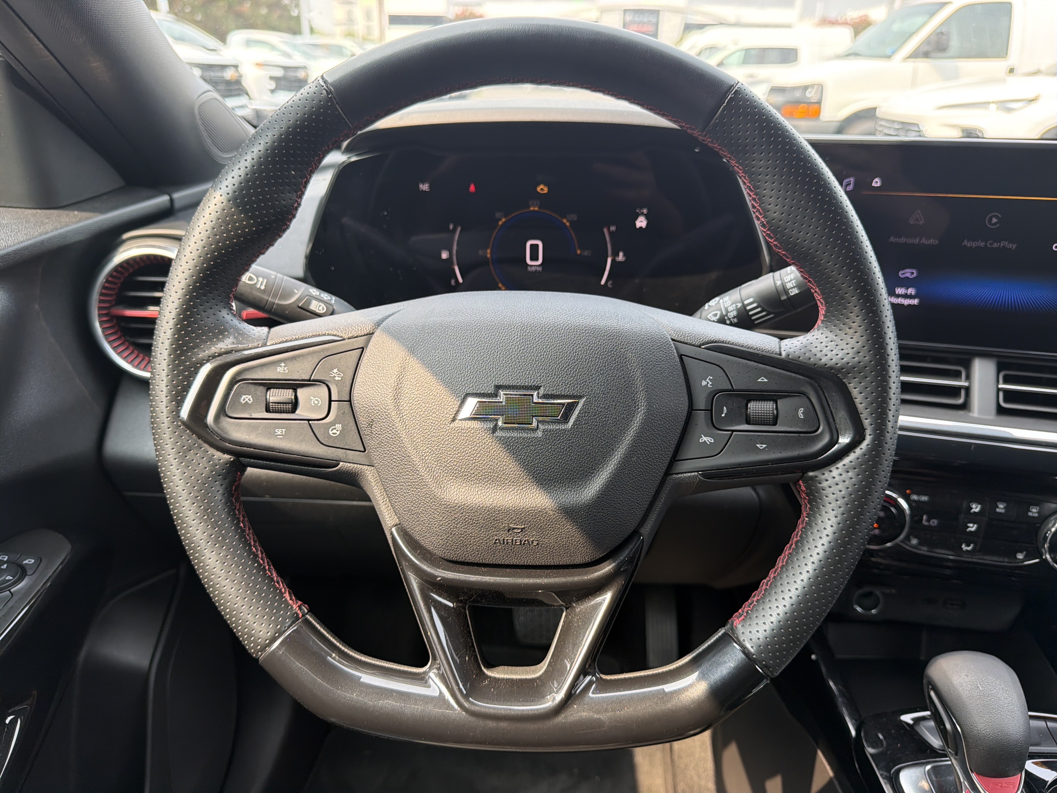 Used 2024 Chevrolet Trax RS FWD image 18