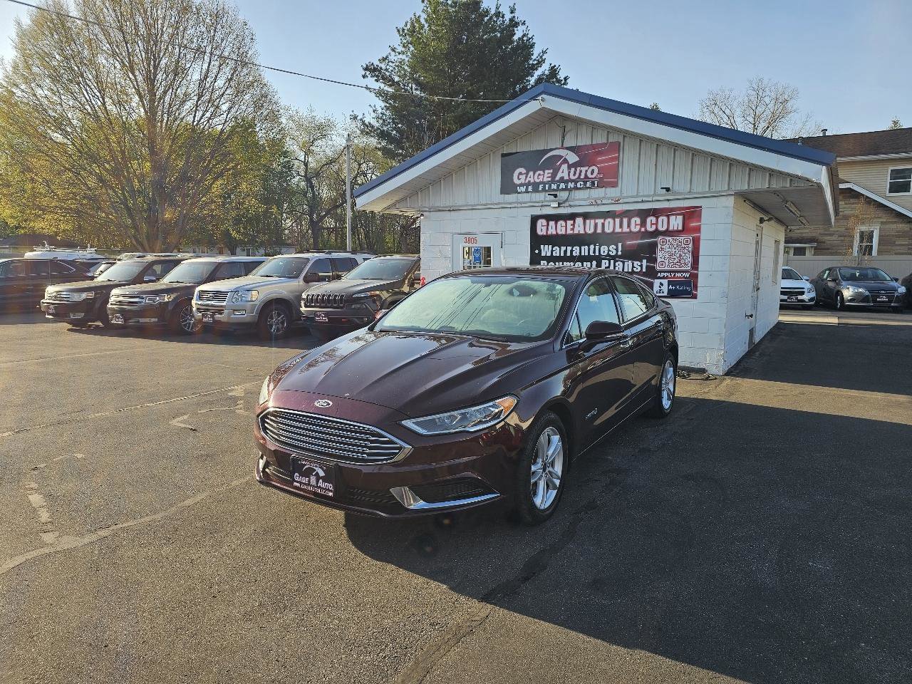 Used 2018 Ford Fusion SE w/ Equipment Group 602A FWD image 3