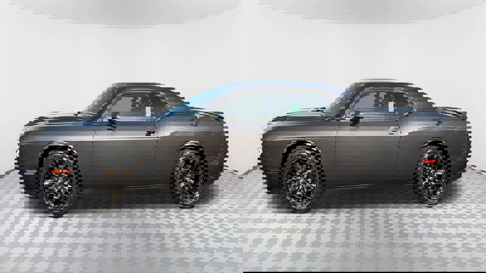 Used 2020 Dodge Challenger SXT w/ Blacktop Package image 8