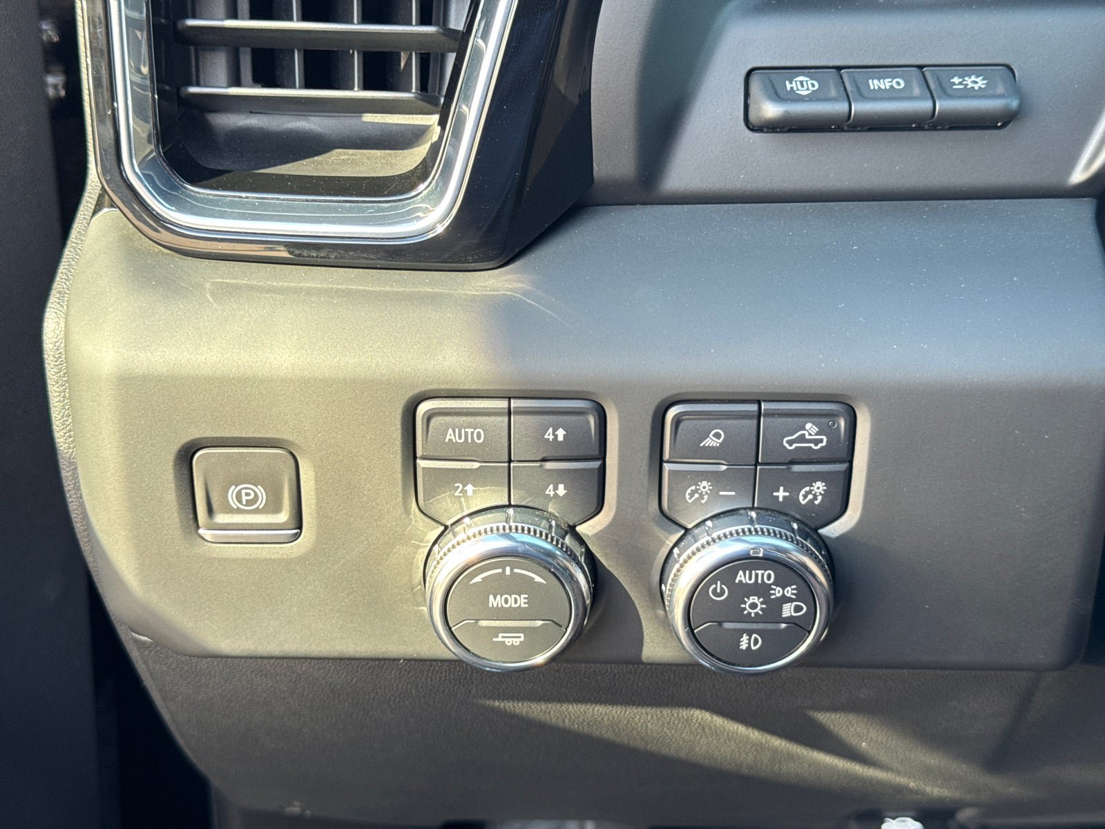 Certified 2023 GMC Sierra 1500 Denali Ultimate AWD/4WD image 32