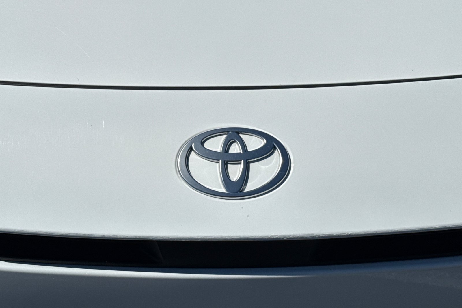 Used 2025 Toyota Camry SE FWD image 8