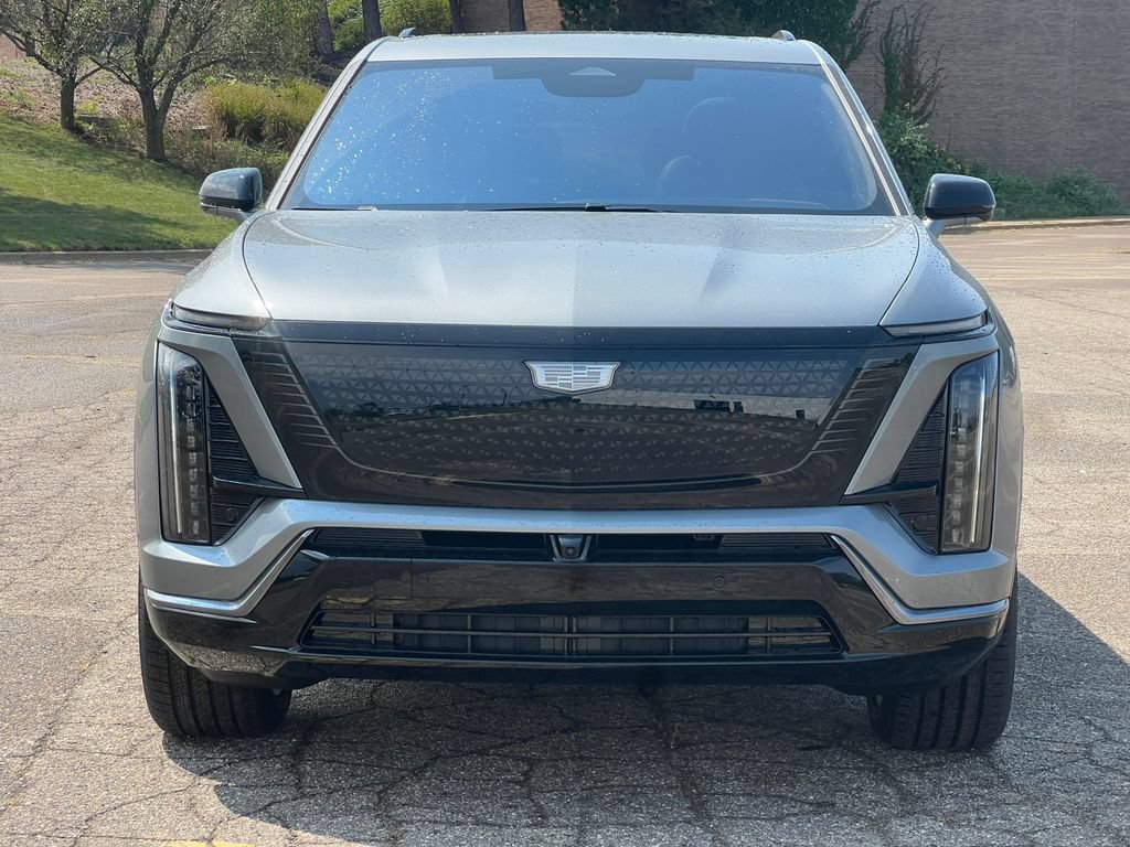 New 2027 Cadillac Vistiq Sport w/ LPO, Floor Liner Package AWD/4WD image 39