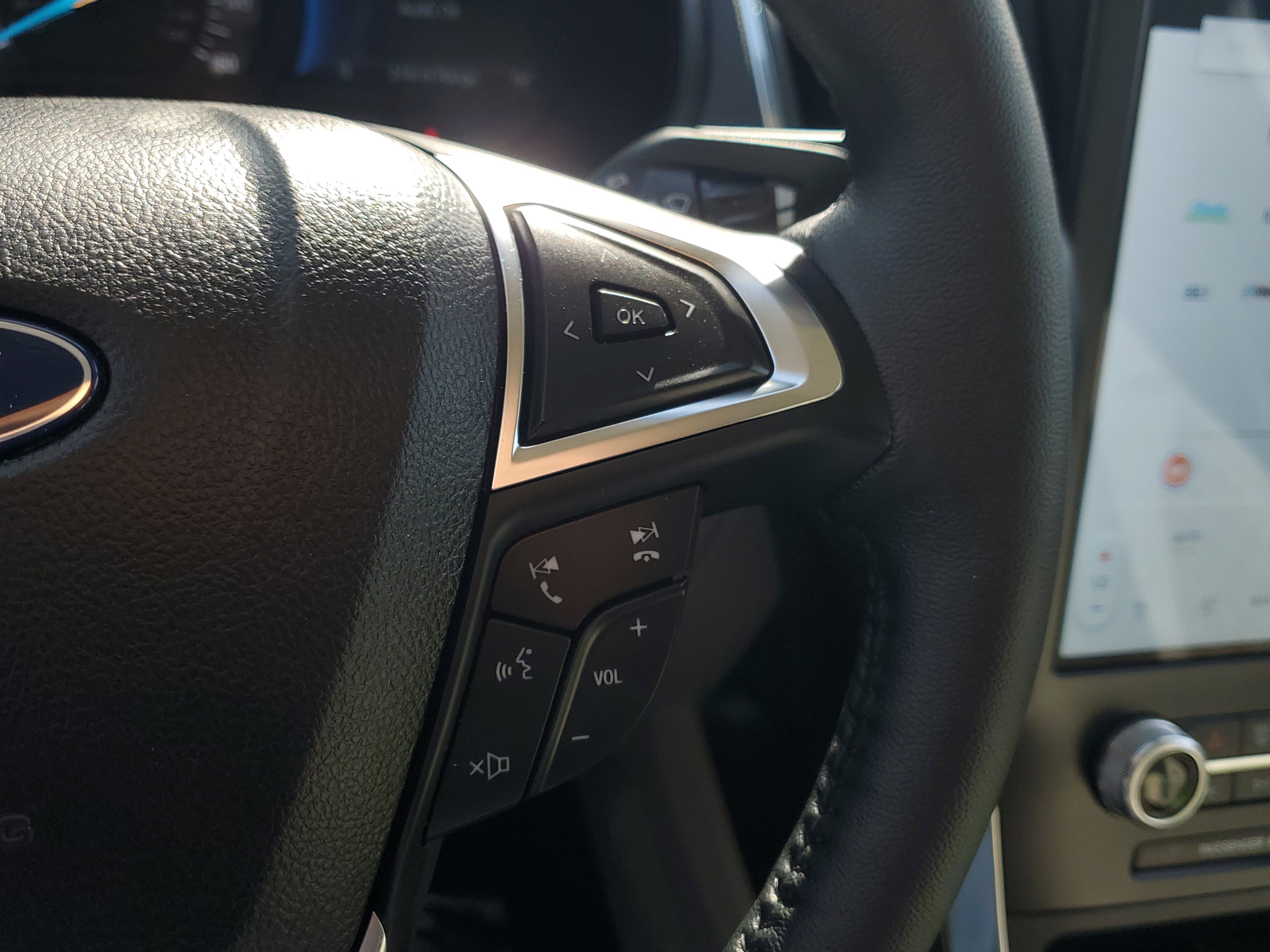 Certified 2024 Ford Edge Titanium image 25