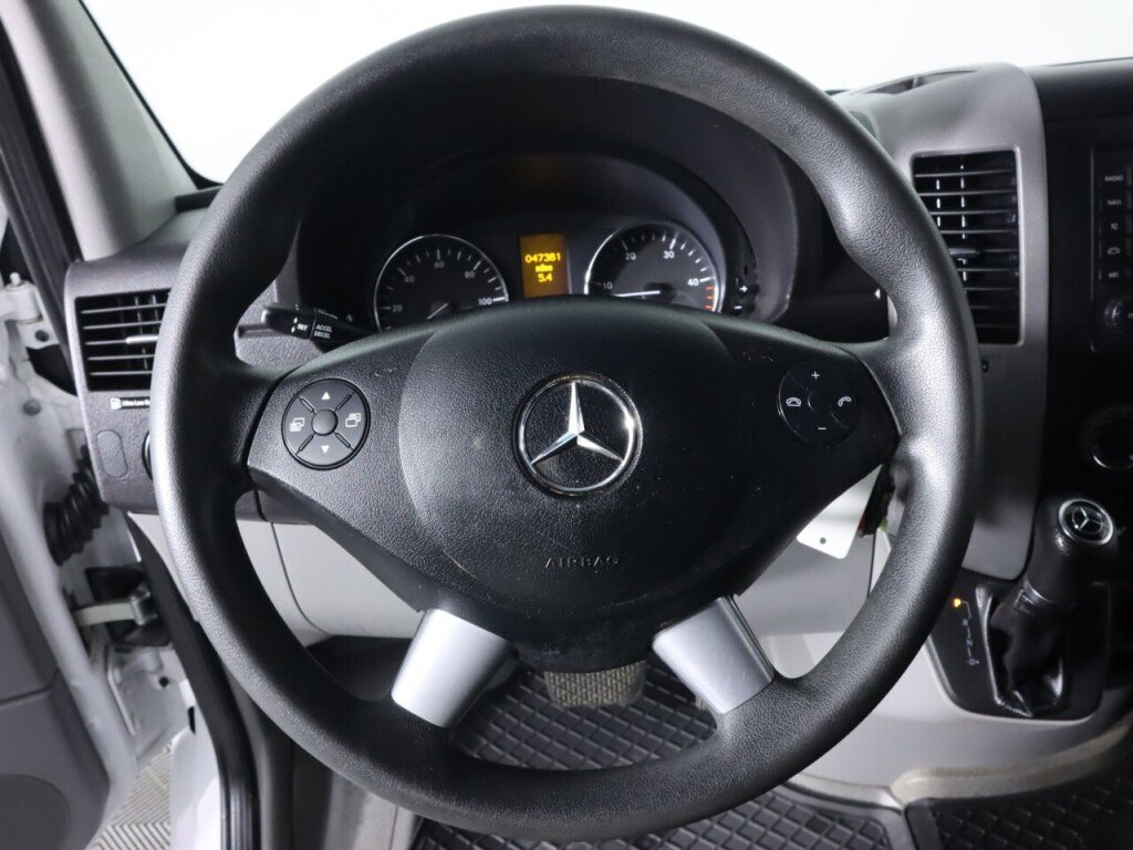 Used 2018 Mercedes-Benz Sprinter 3500 image 12