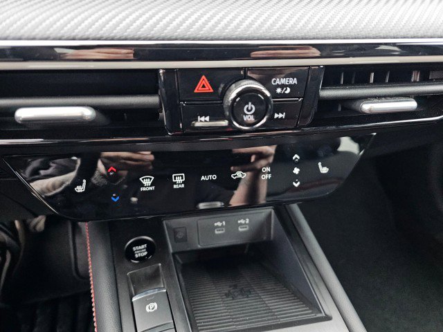 Used 2025 Nissan Kicks SR w/ SR Premium Package image 36