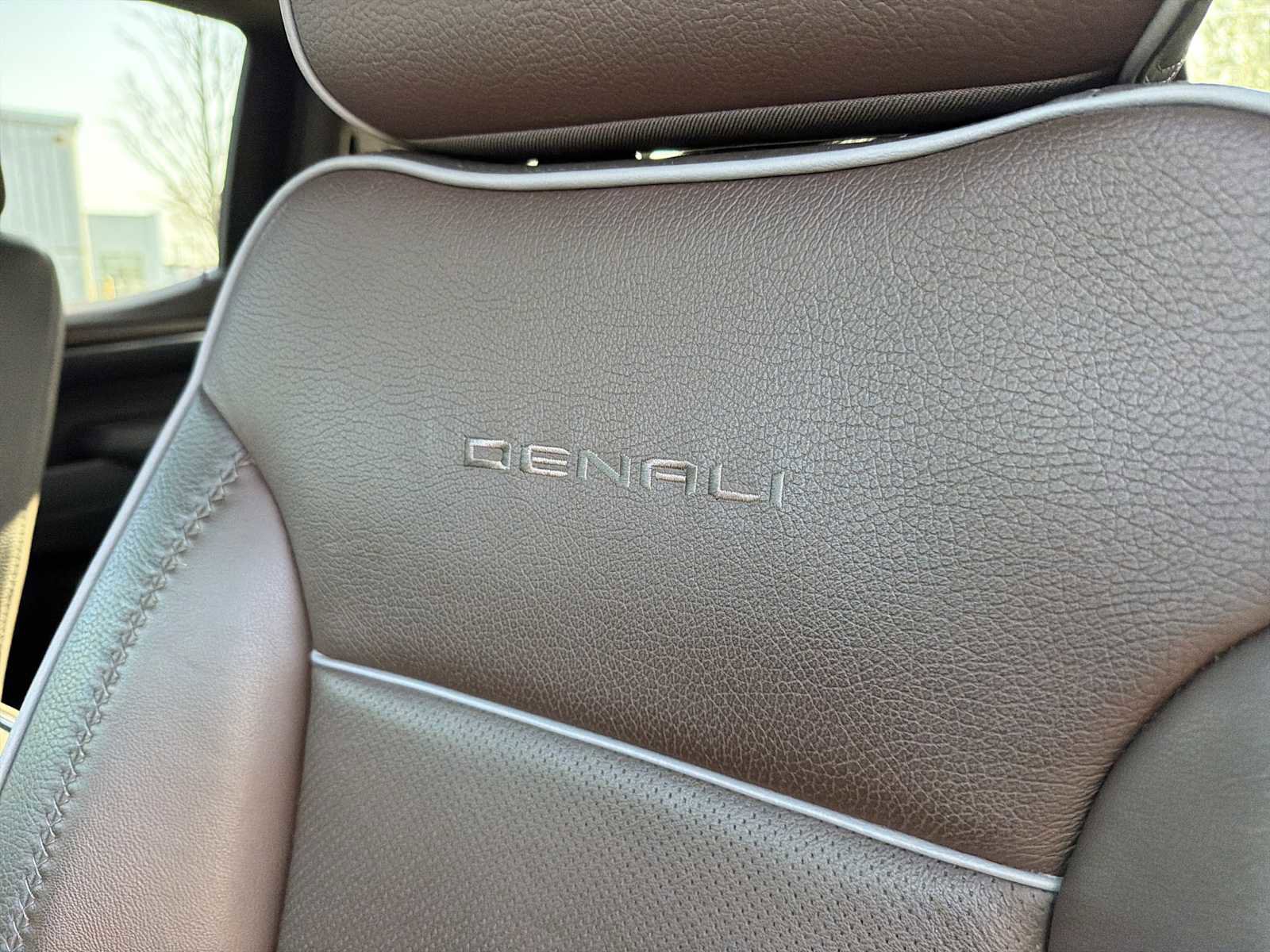 Used 2024 GMC Sierra 1500 Denali w/ Denali Reserve Package AWD/4WD image 23