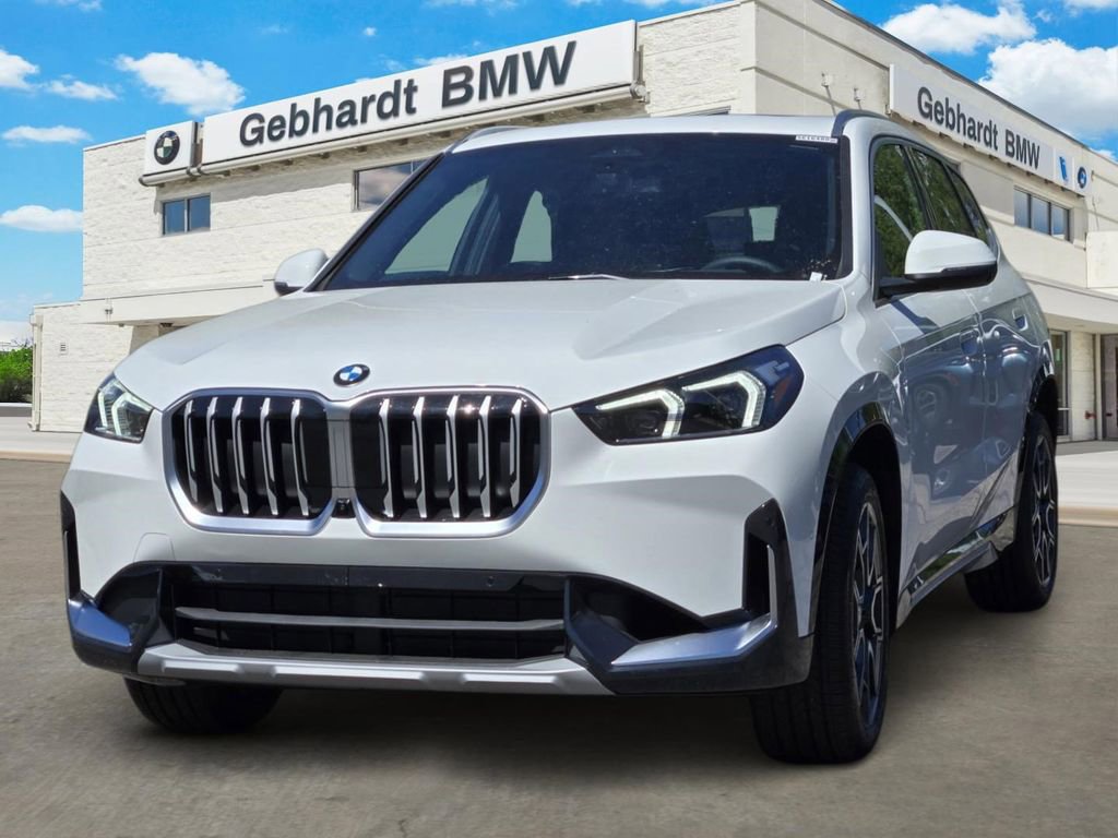 New 2026 BMW X1 xDrive28i w/ Technology Package AWD/4WD image 3