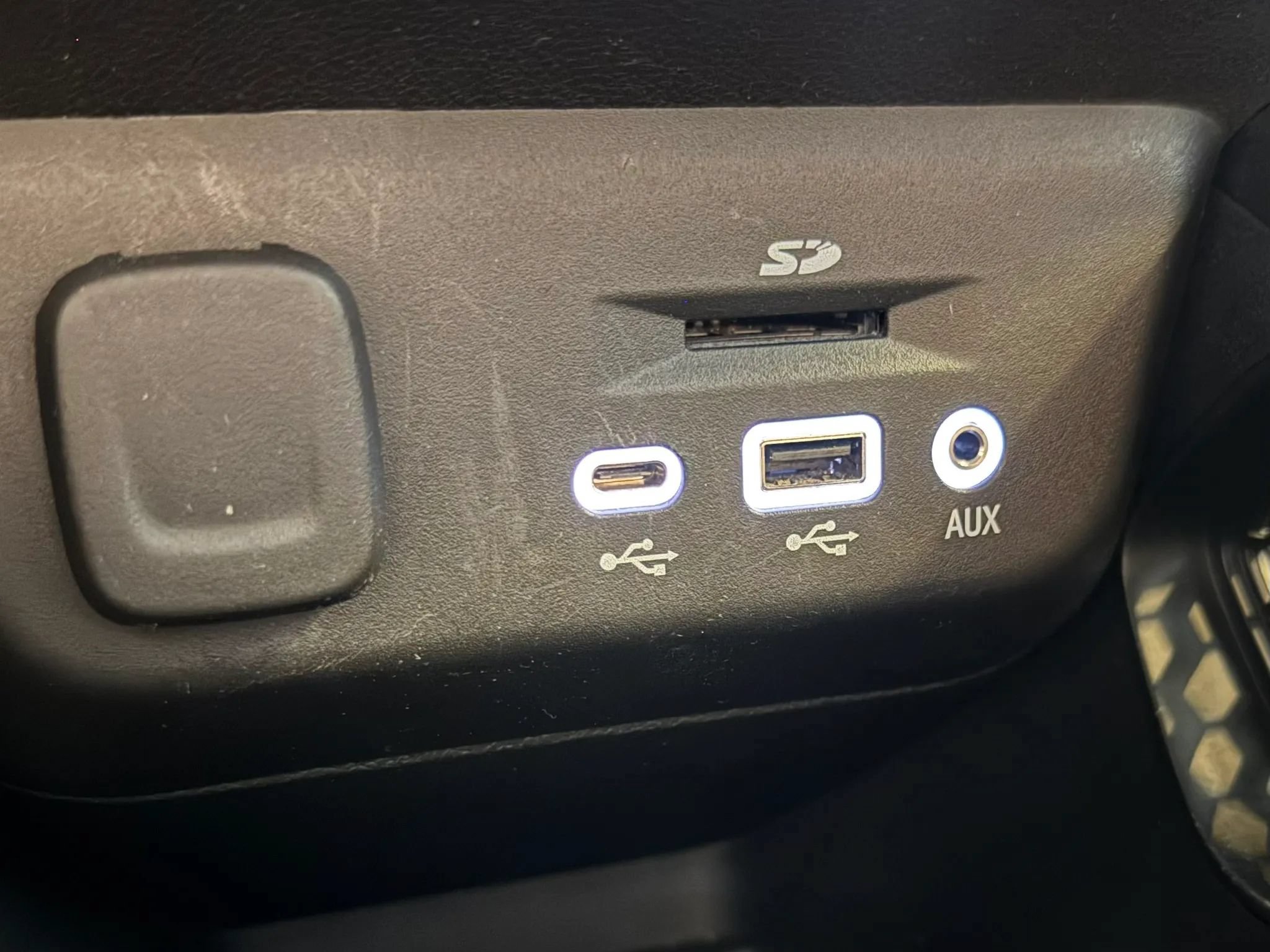 Used 2021 Chevrolet TrailBlazer ACTIV w/ Technology Package FWD image 18