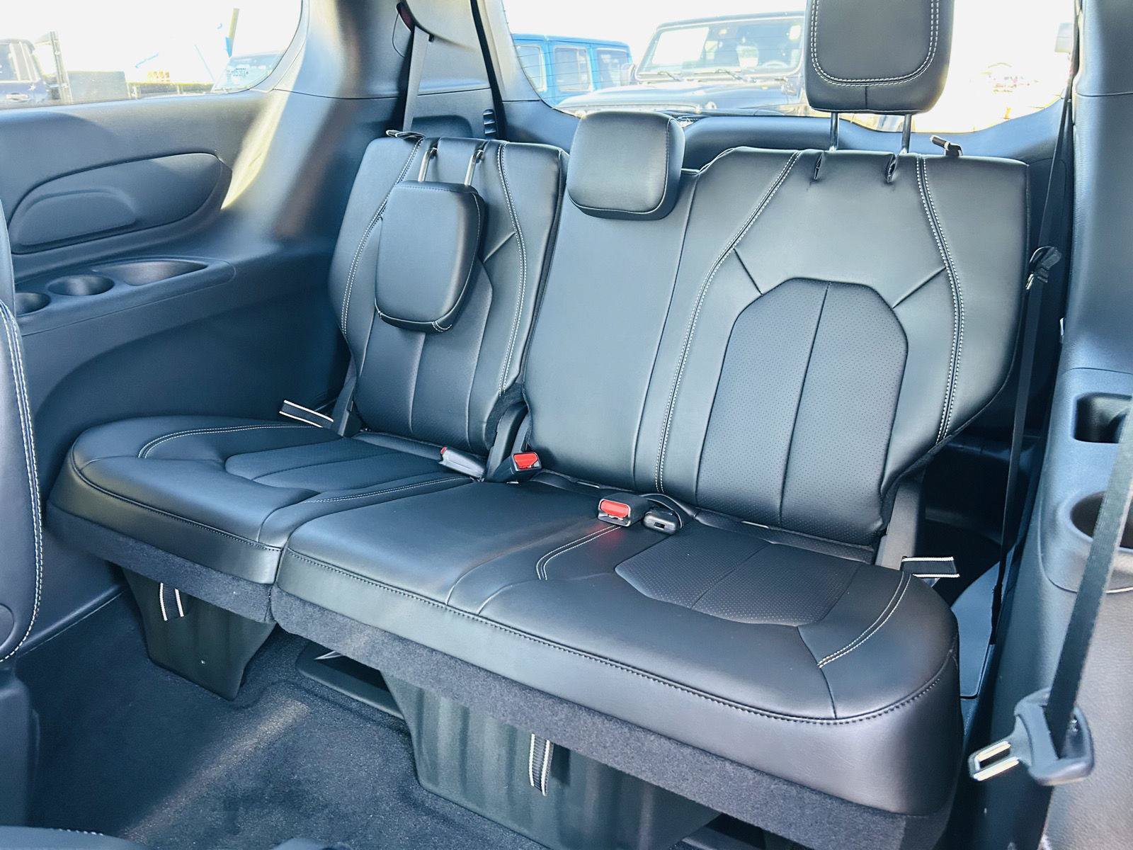 New 2026 Chrysler Voyager LX FWD image 27