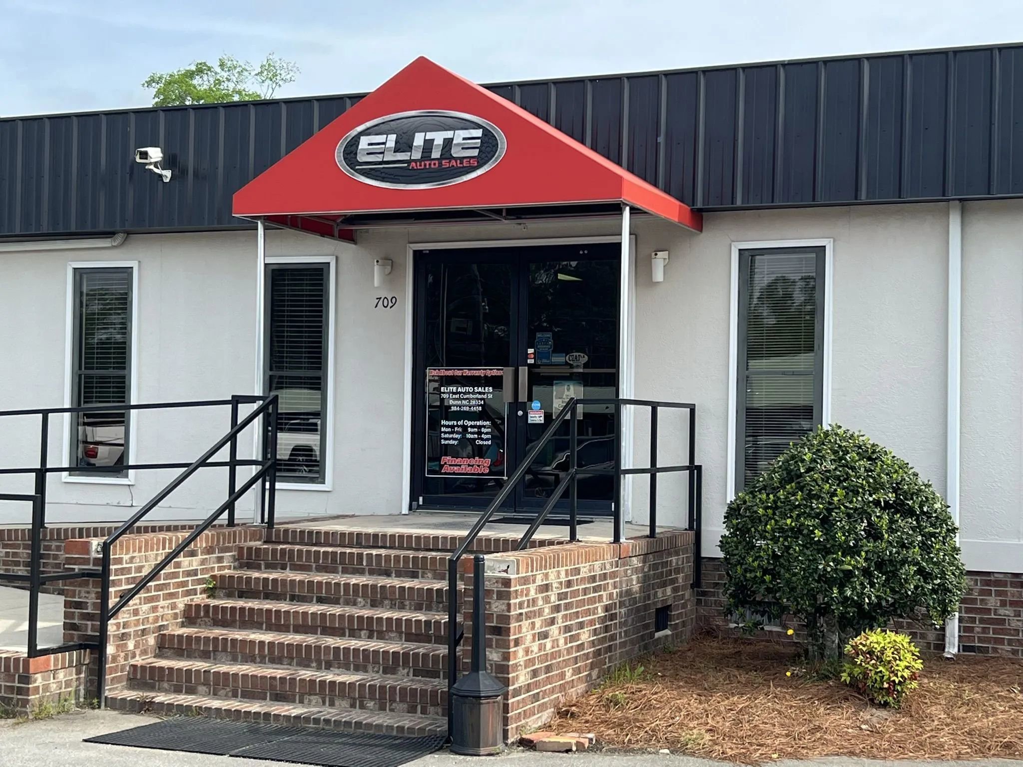 Used 2013 Chrysler 300 S w/ Luxury Group image 5