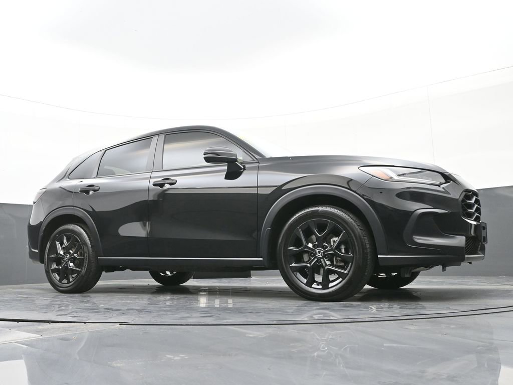 Used 2025 Honda HR-V Sport image 32