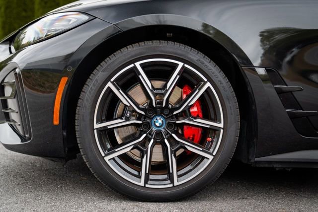 Used 2023 BMW i4 eDrive40 w/ M Sport Package image 17