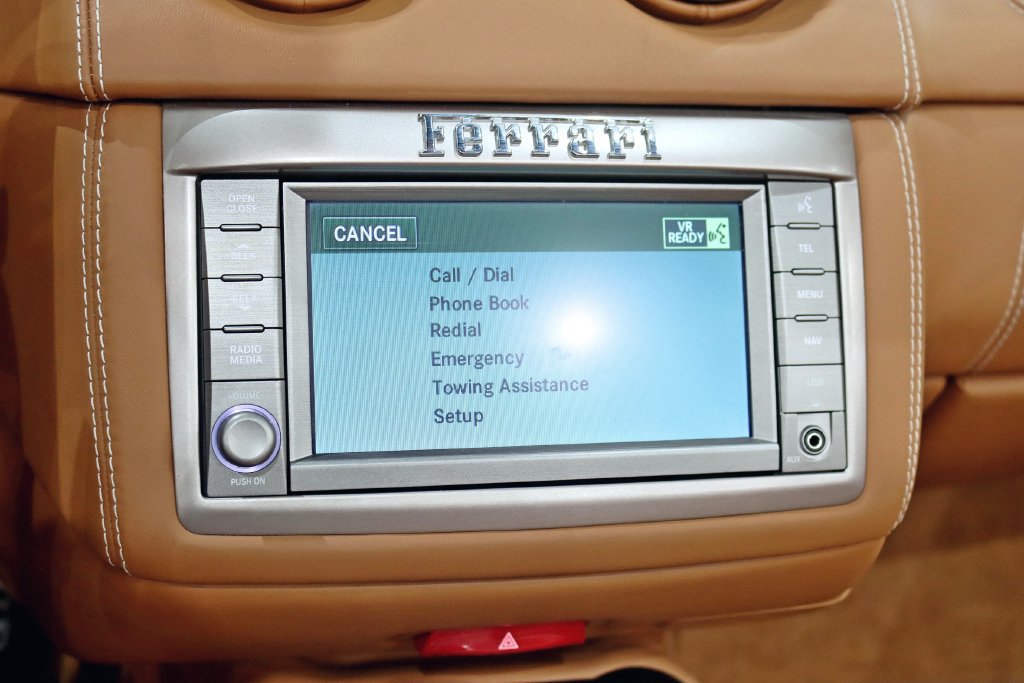 Used 2011 Ferrari California RWD image 23