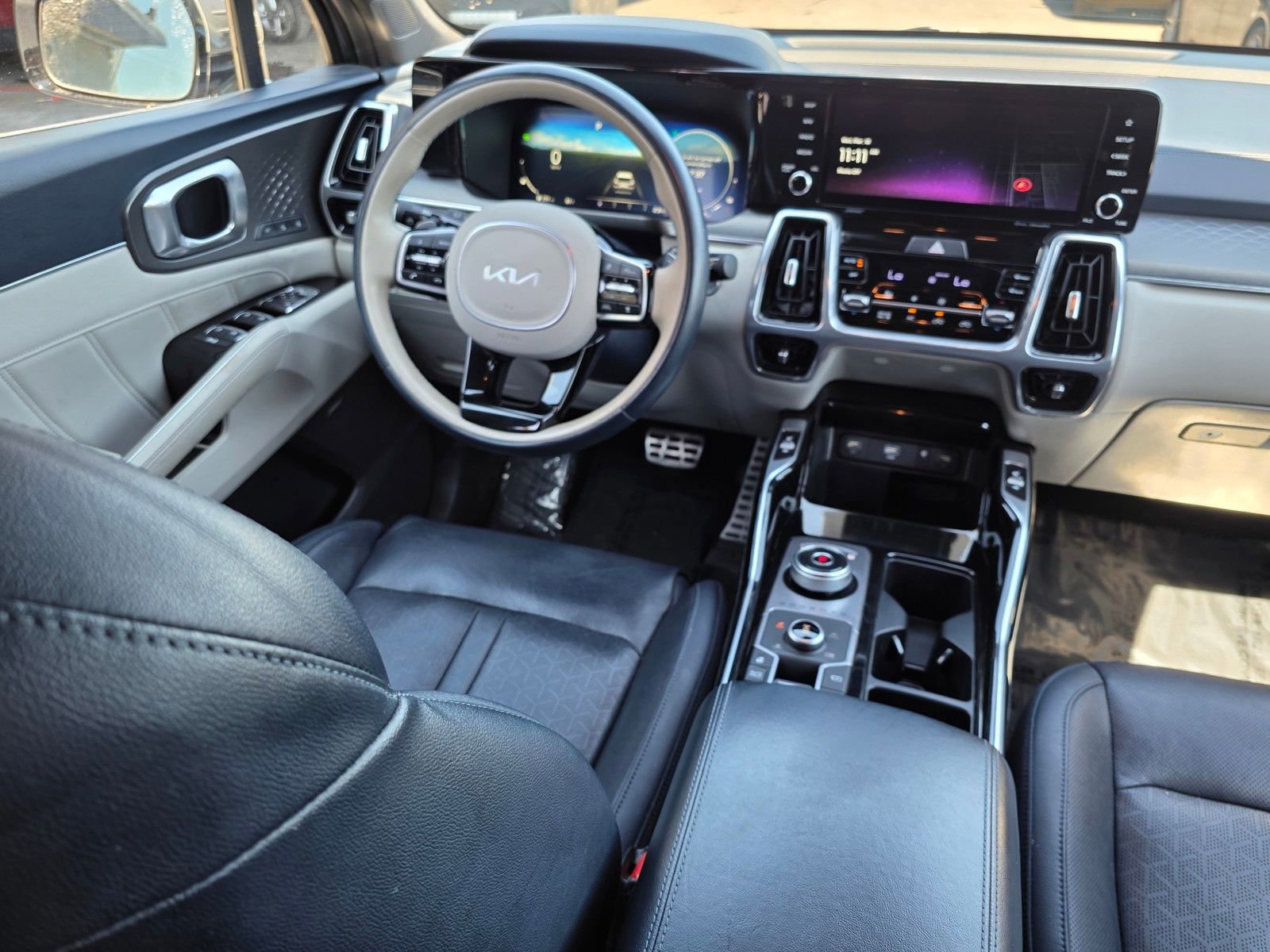 Used 2023 Kia Sorento SX Prestige image 16