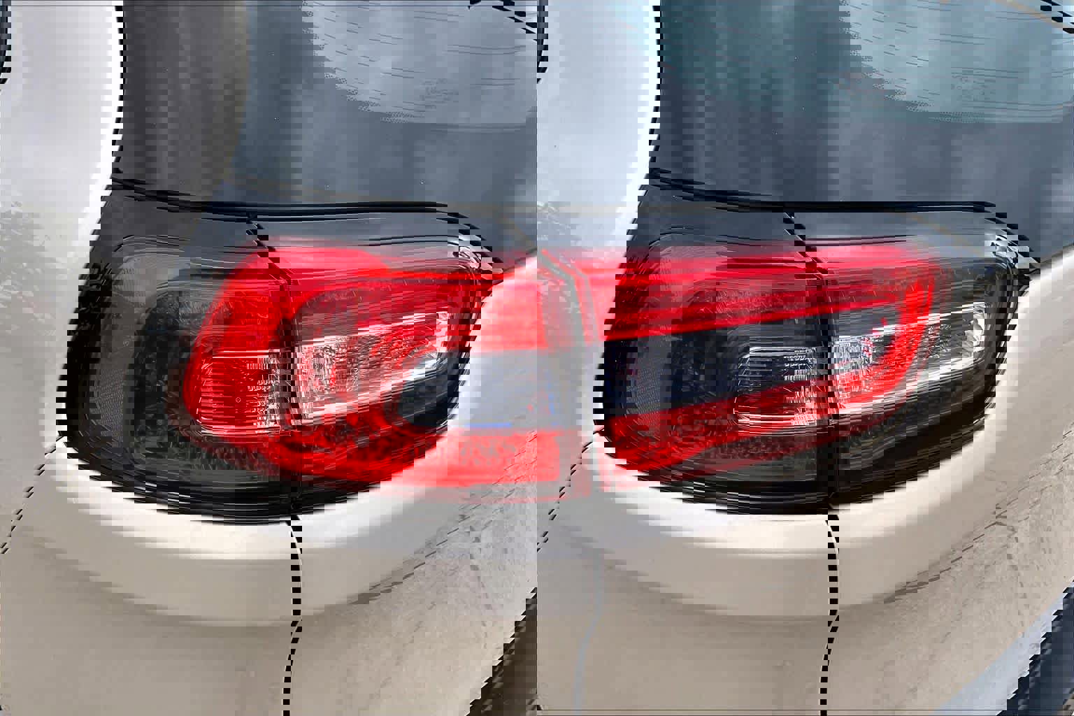 Used 2015 Jeep Cherokee Sport image 29