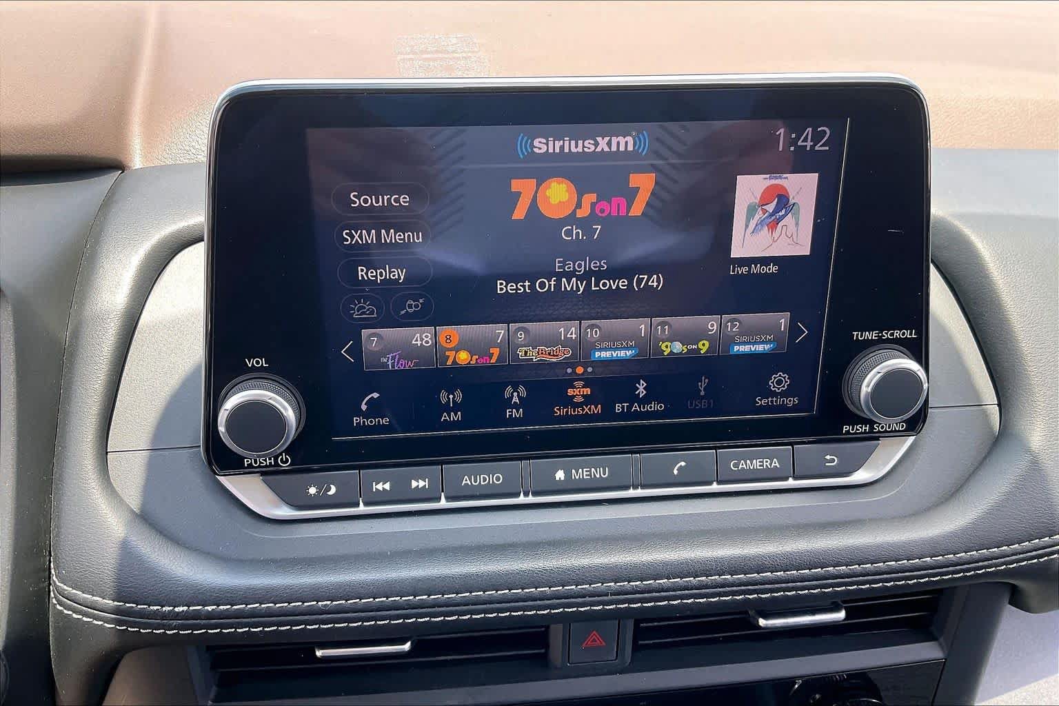 Used 2023 Nissan Rogue SV FWD image 32