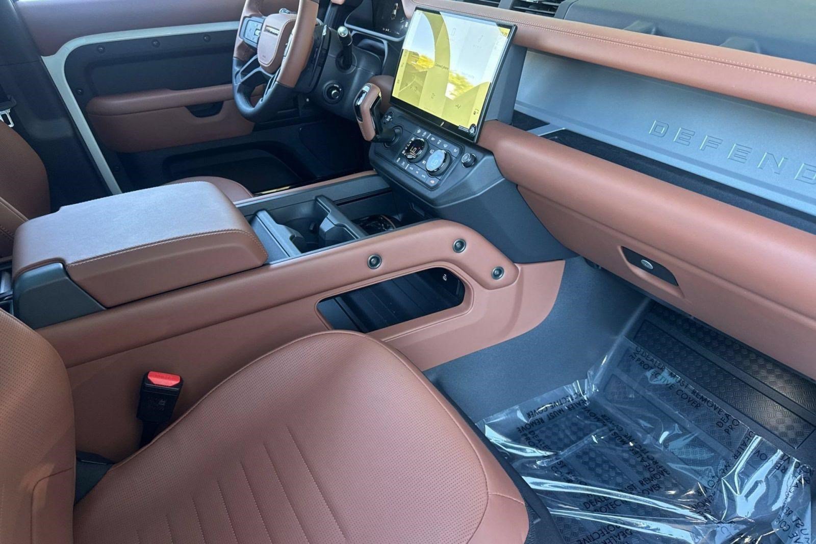 New 2026 Land Rover Defender 110 OCTA AWD/4WD image 29