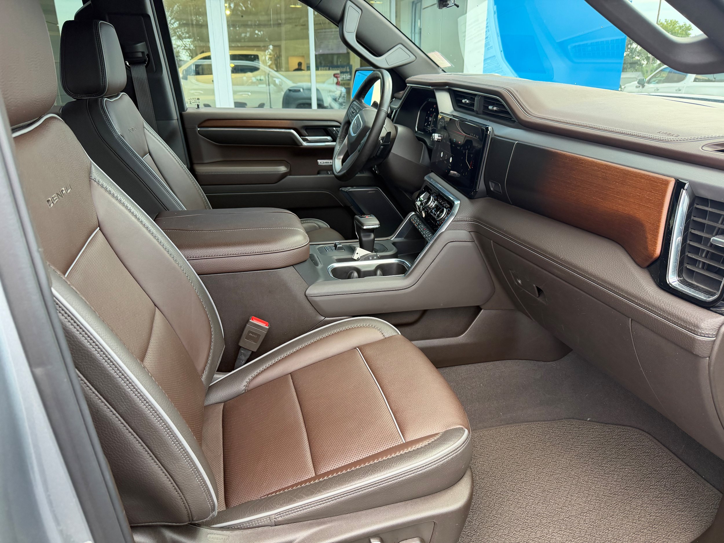 Used 2024 GMC Sierra 1500 Denali w/ Technology Package AWD/4WD image 6