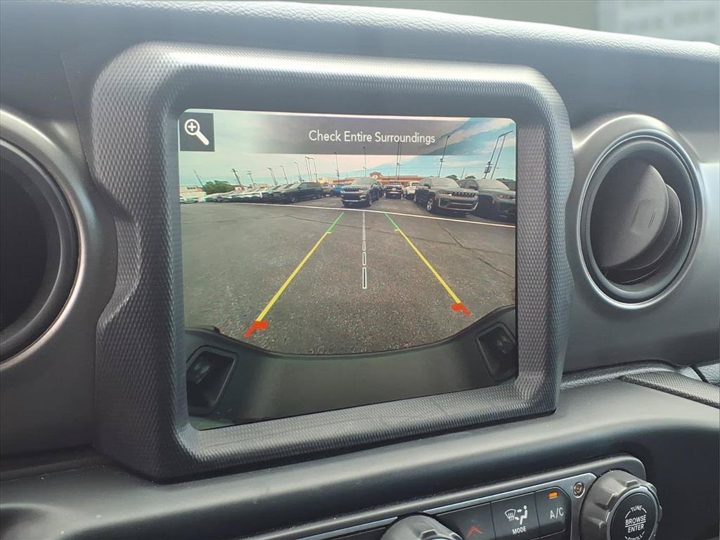 Certified 2023 Jeep Gladiator Sport AWD/4WD image 6