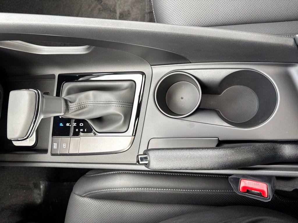 New 2026 Hyundai Elantra SEL Sport FWD image 17