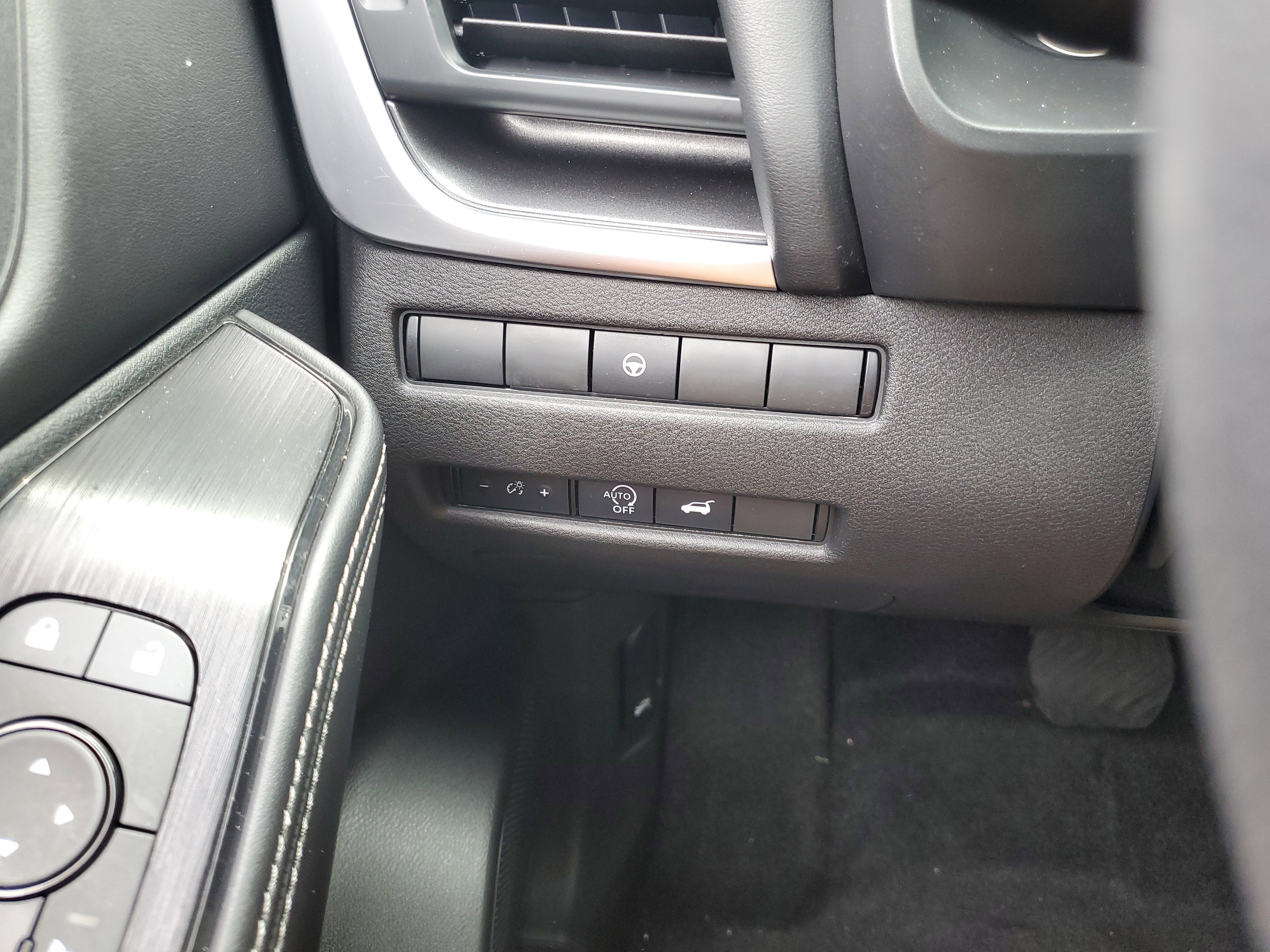 Used 2024 Nissan Rogue SV image 22