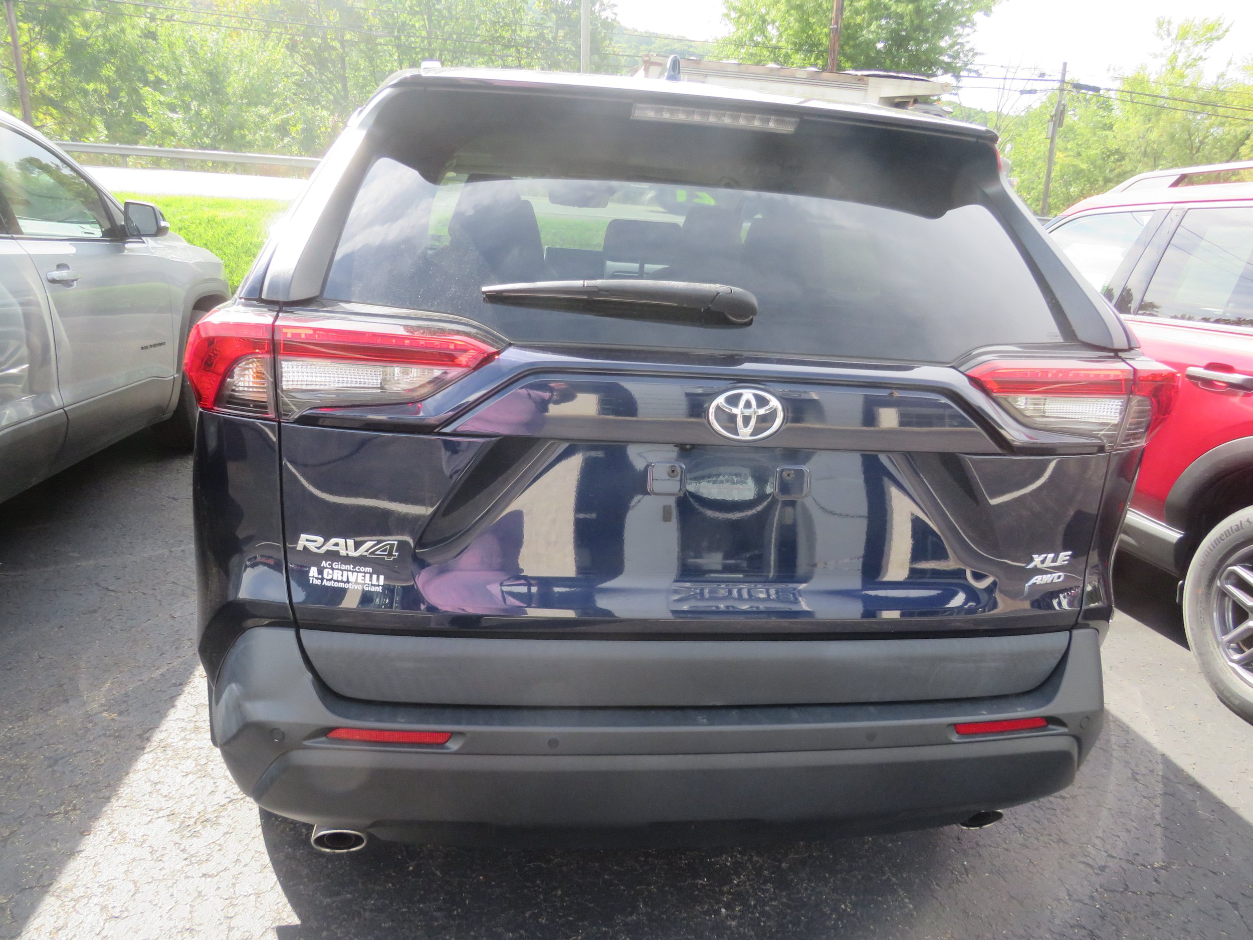 Used 2021 Toyota RAV4 XLE Premium AWD/4WD image 5